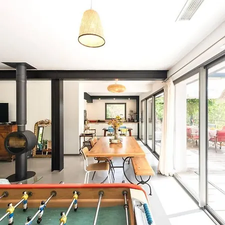 La Coursive, Belle Maison Confort Avec Piscine *